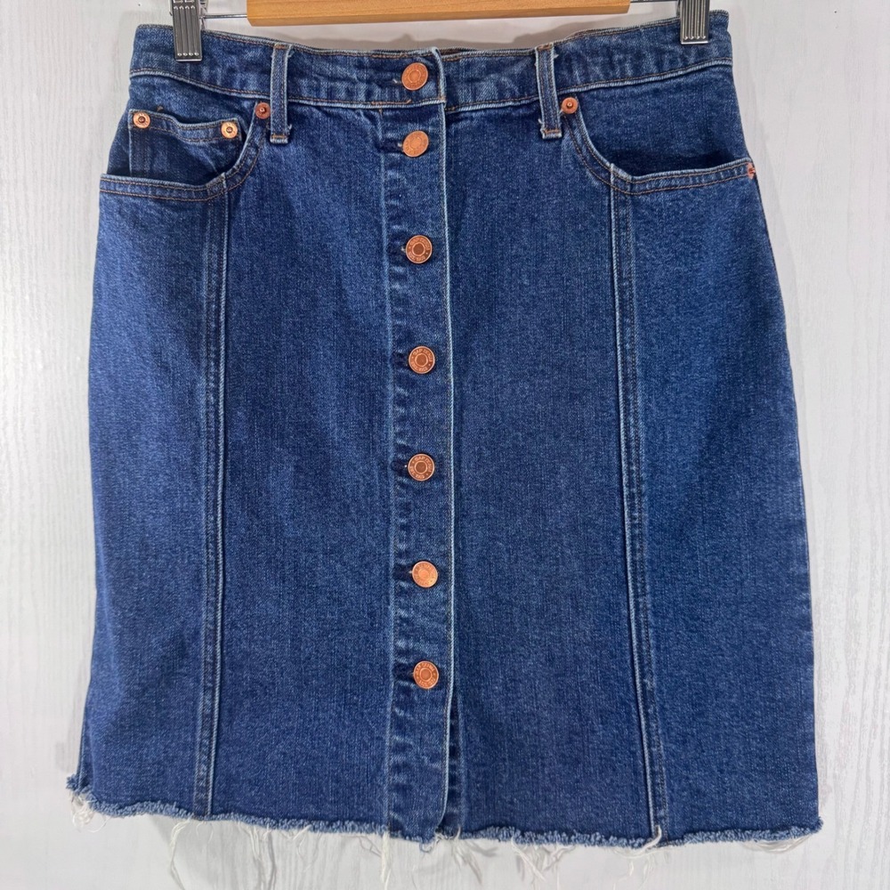 GAP Denim Skirt Button Fly Dark Wash Women's Size 27 Distressed Hem - Picture 2 of 13